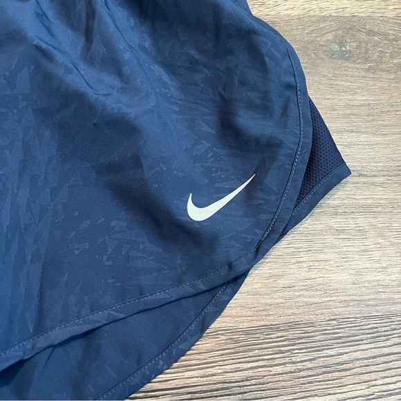 Nike Women's Navy Blue Running Shorts - Picture 4 of 4